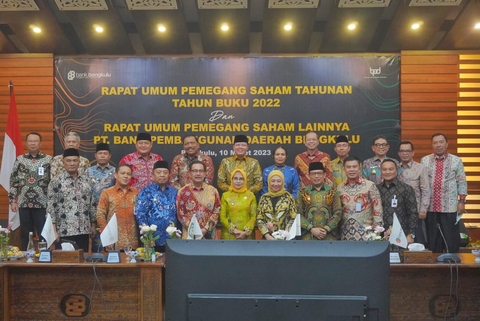 Foto Bareng Gubernur Bengkulu Rohidin Mersyah