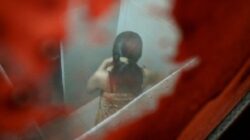 Ilustrasi Gadis mandi-net