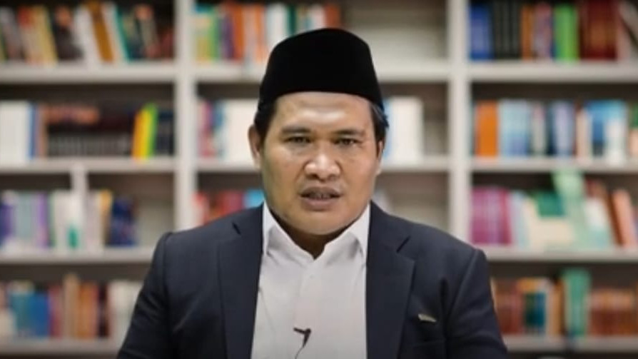 Mahrus eL-Mawa (alumni jurusan Tafsir Hadits IAIN Sunan Kalijaga, nyantri di pesantren Al-Munawir Krapyak dan Salafiyah Pemalang, Kasubdit Pendidikan Al-Qur’an)