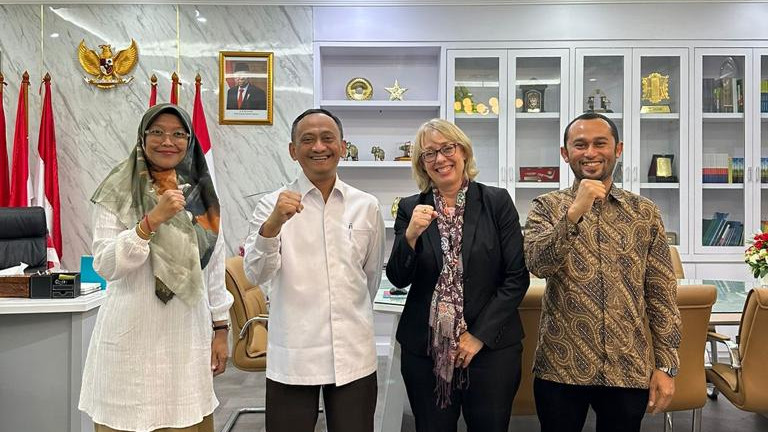 Kerja sama Kemenag & Peace Corps dalam pengembangan Madrasah English Community