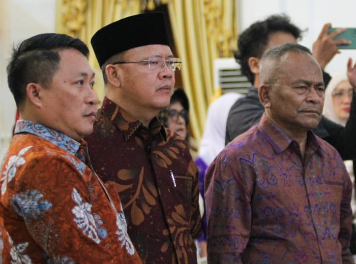Gubernur Rohidin