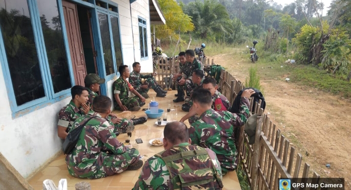 Anggota Kodim 0408 BSK back up pengamanan di lokasi PT DSJ.