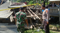 Pengemudi Ngantuk, Truk Muatan Kernel Sawit Tiduri Warung