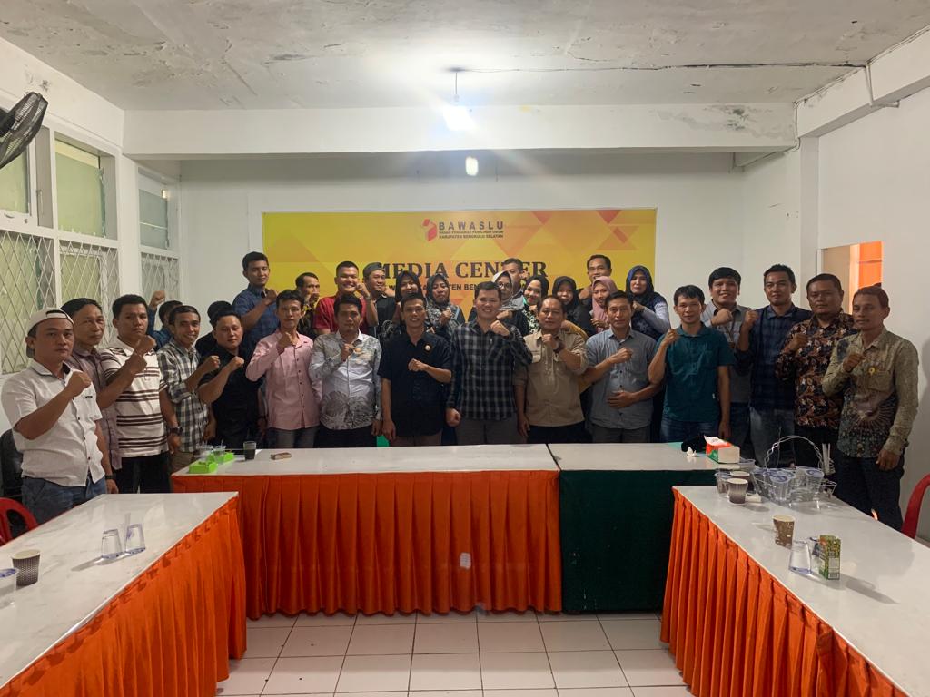 Komisioner Bawaslu Bengkulu Selatan rapat koordinasi dengan Panwascam SE Bengkulu Selatan