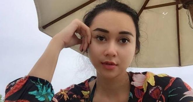 aura kasih - seleb