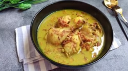 Opor Ayam Bumbu Kuning