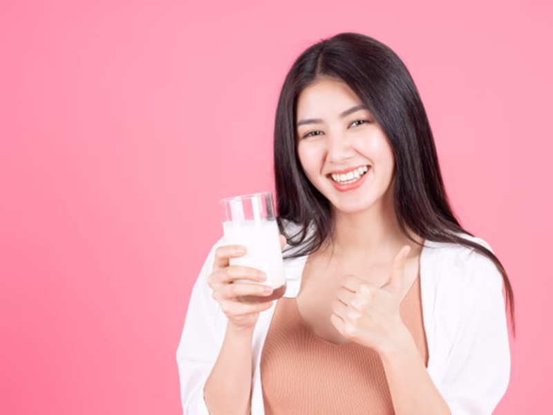 Ilustrasi Minum Susu Hangat_net