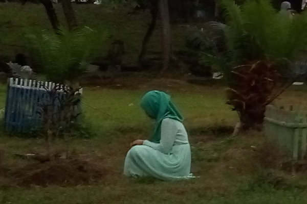 Ilustrasi Ziarah Kubur
