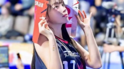 Pemandu sorak atau Cheerleader tim Daejeon JungKwanJang Red Sparks pada pertandingan Liga Voli Korea