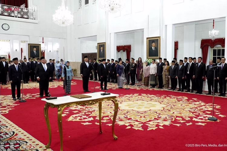 Presiden Prabowo Subianto memimpin pelantikan