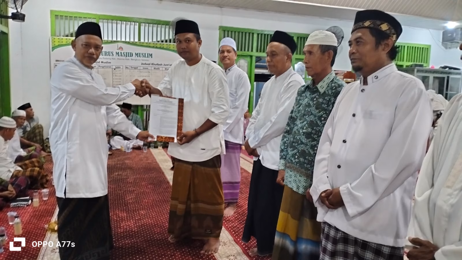 Penyerahan SK Kepengurusan